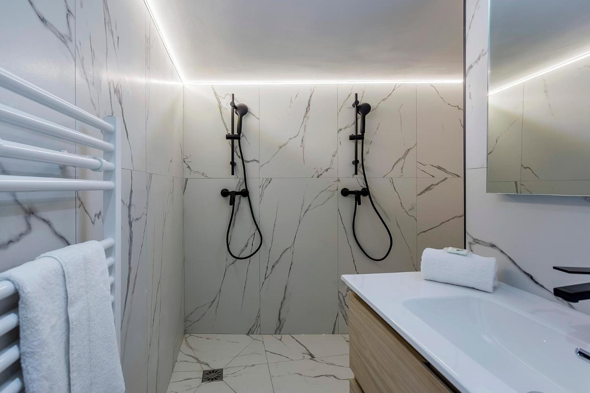 Suite Romantique Balneo Centre Lyon Luaran gambar